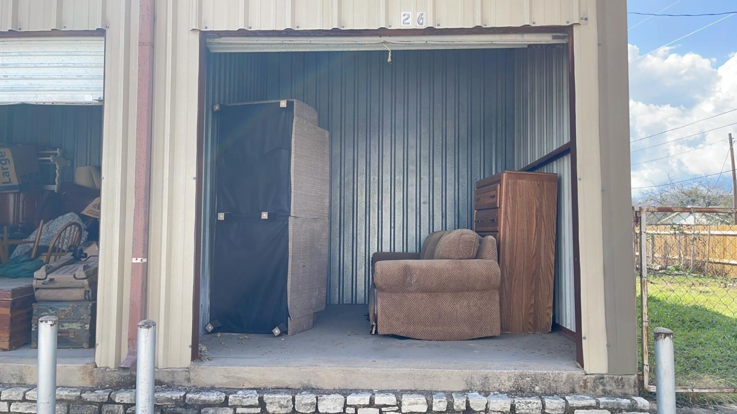 Storage Unit Auction in Granbury, TX at New Storage at Granbury ends on